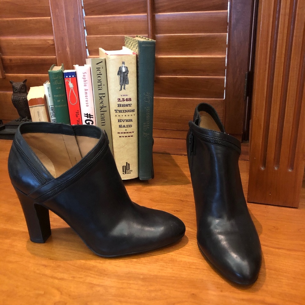 Via Spiga Albee zipper ankle booties 10.5 42.5